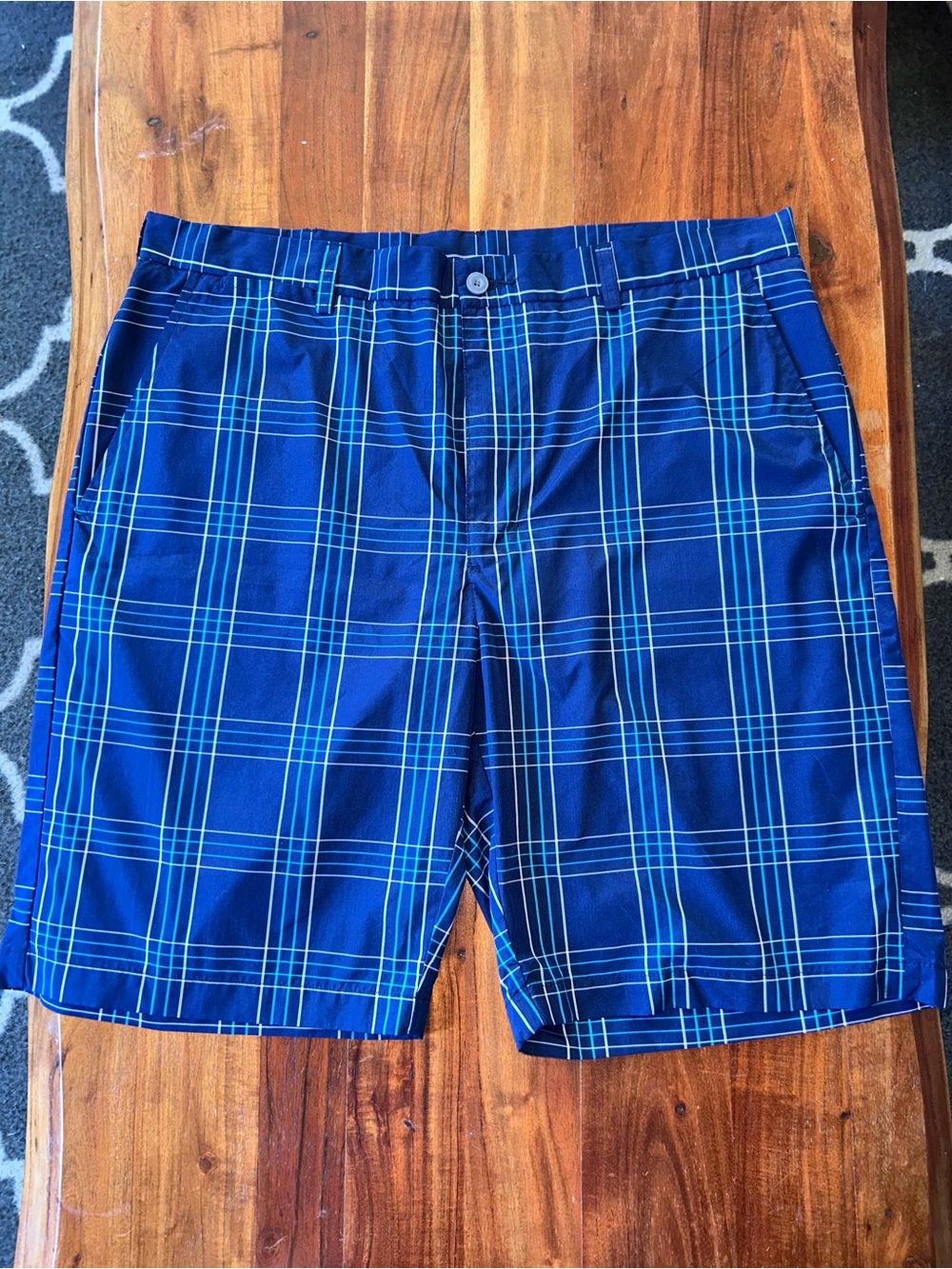 Ben Hogan Performance Golf Shorts navy blue plaid size 34